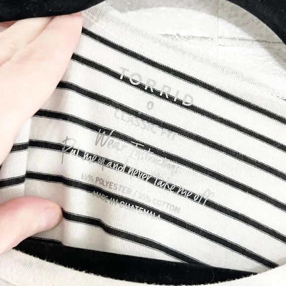 Torrid Black & White Striped Short Sleeve Tee Shirt Women's Plus Size 0X - Picture 4 of 6